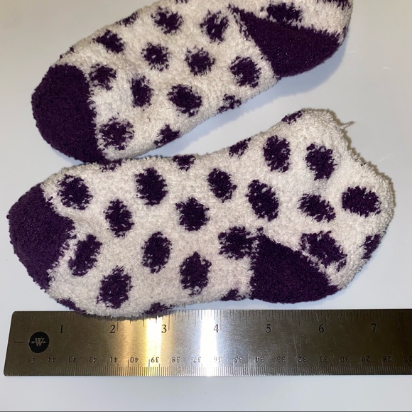 purple & white ankle poka-a-dot fluffy socks. - Picture 2 of 4